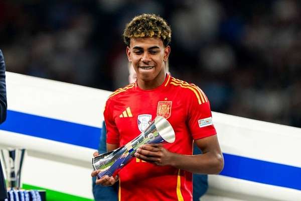 亚马尔闪耀国家队：14次制造进球领跑德拉富恩特时代